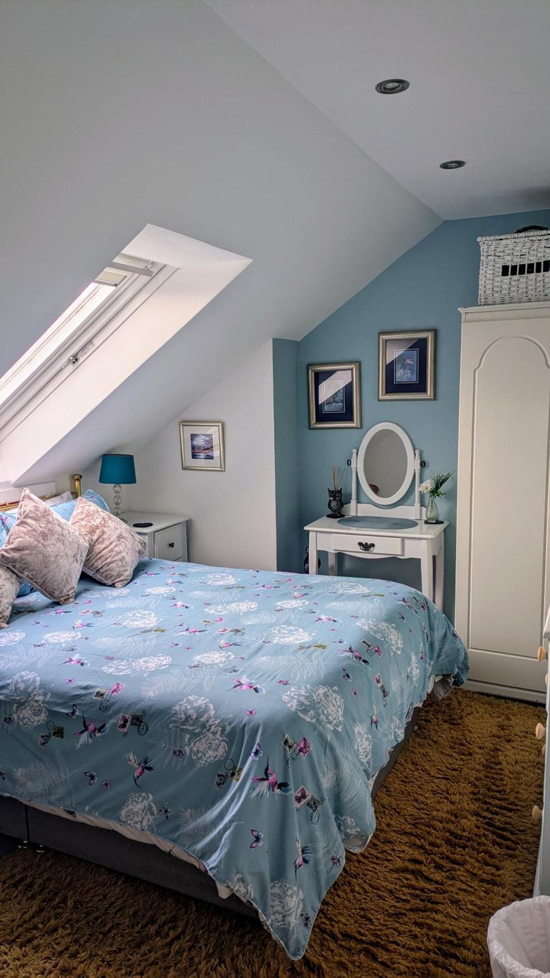 Village Life- Private Attic Suite - Living Room, Bedroom And Bathroom Newtown St Boswells Exterior photo